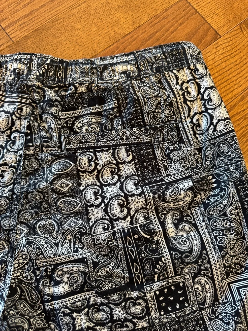 Black Bandana Paisley Cotton H&M Shorts Size L Obsidian
